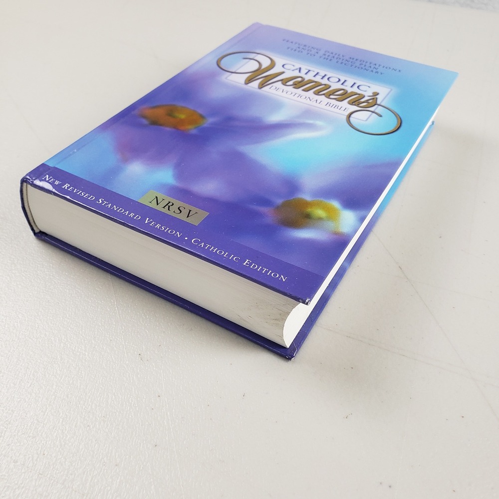 Catholic Womens Devotional Bible NRSV Hardcover Zondervan 2000 Catholic Edition - Picture 5 of 11